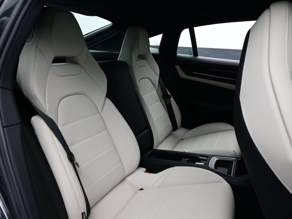 Certified 2026 Porsche Panamera 4 AWD/4WD image 18