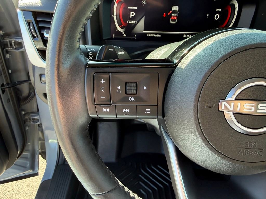 Used 2023 Nissan Rogue Platinum w/ Platinum Premium Package image 12