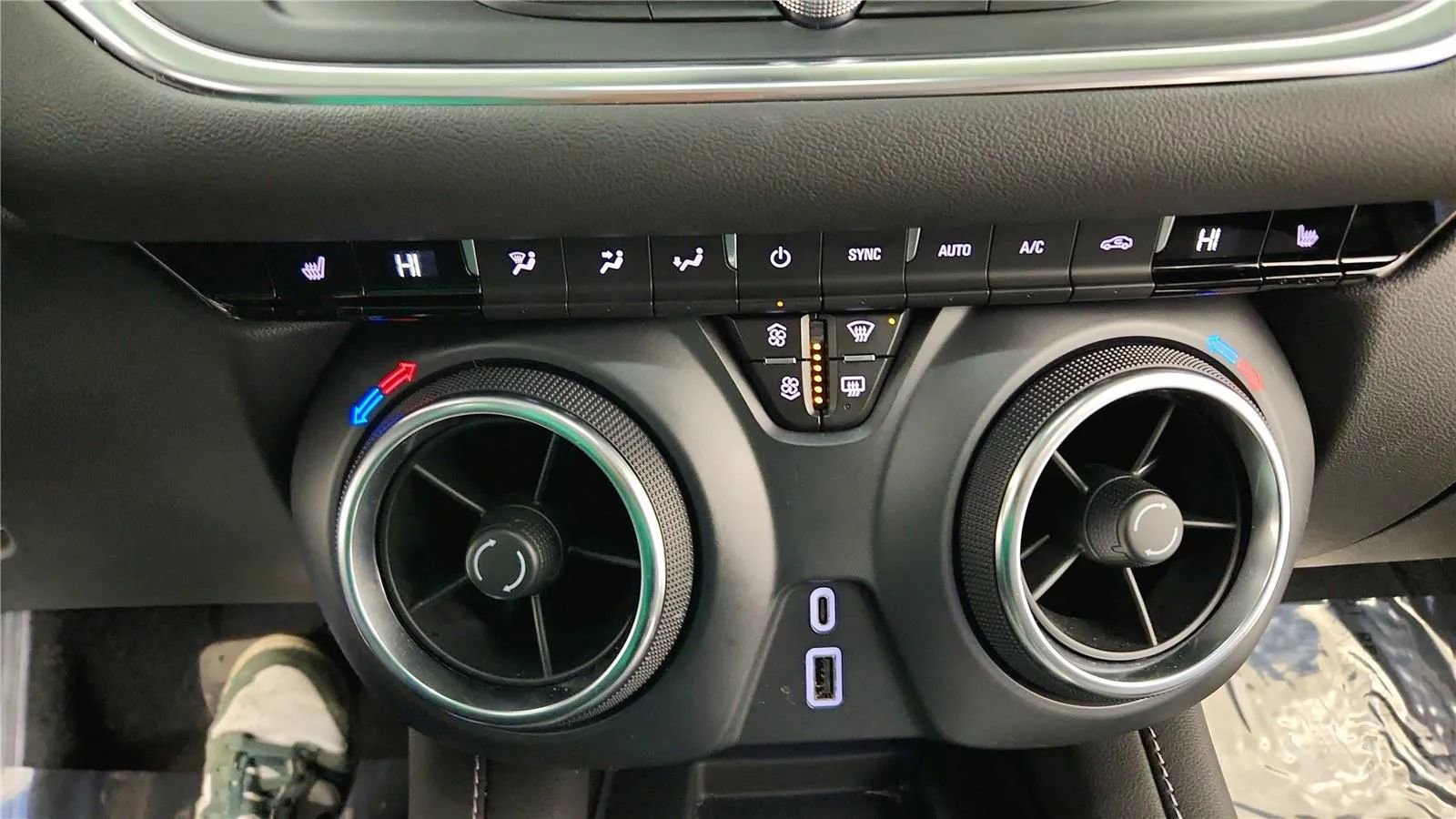 Used 2024 Chevrolet Blazer LT w/ Convenience Package image 27