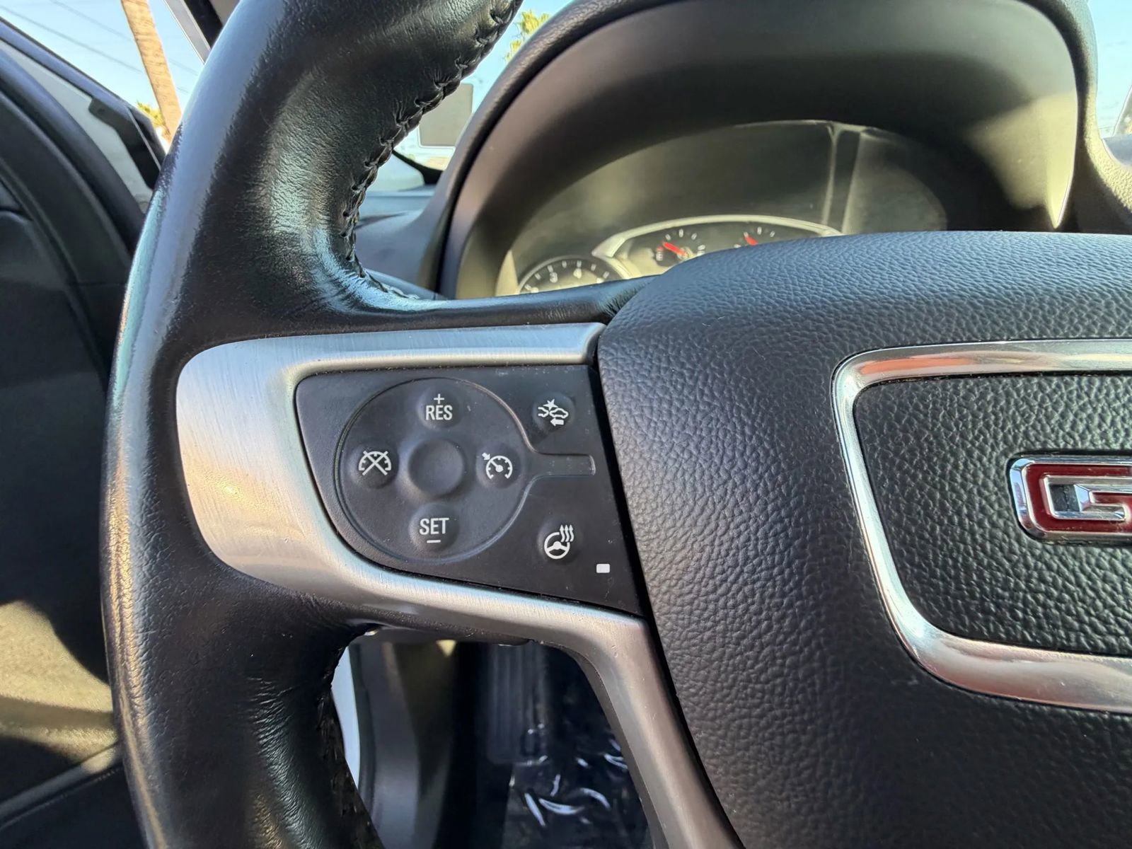 Used 2022 GMC Terrain SLT image 15