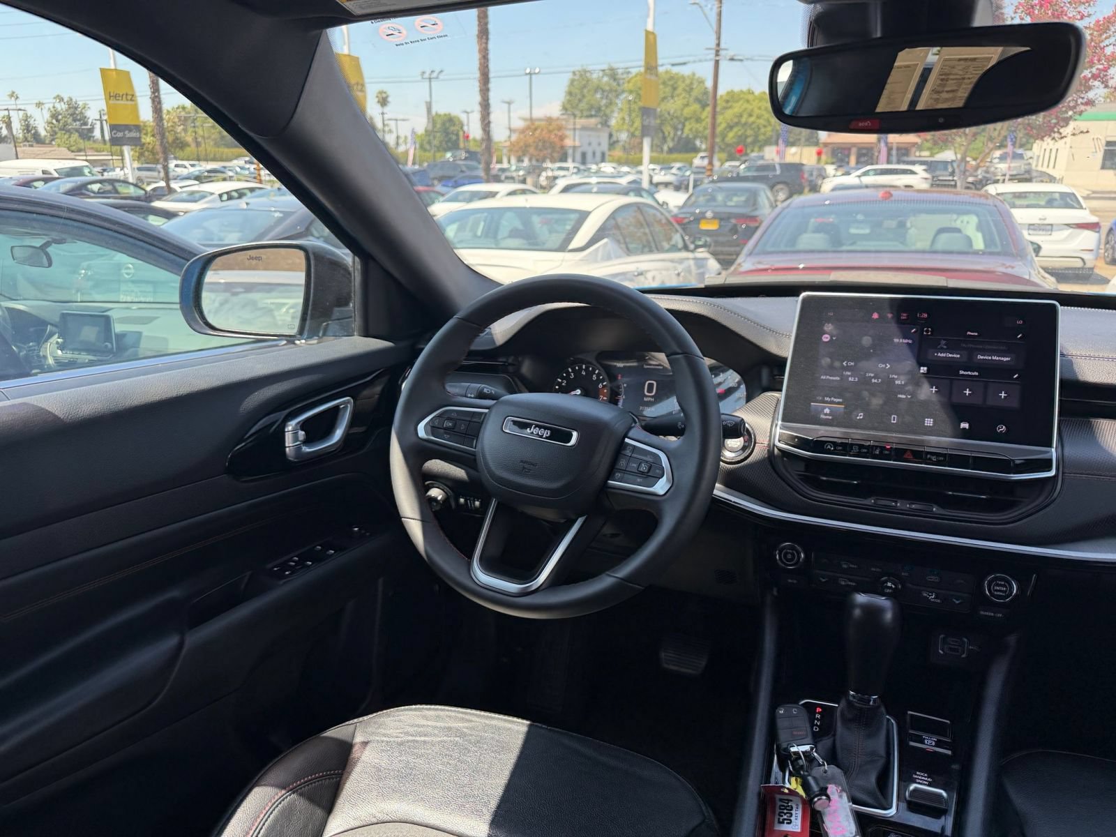 Used 2025 Jeep Compass Trailhawk AWD/4WD image 32