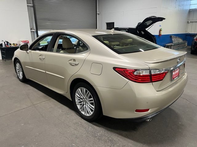Used 2014 Lexus ES 350 w/ Luxury Package FWD image 5