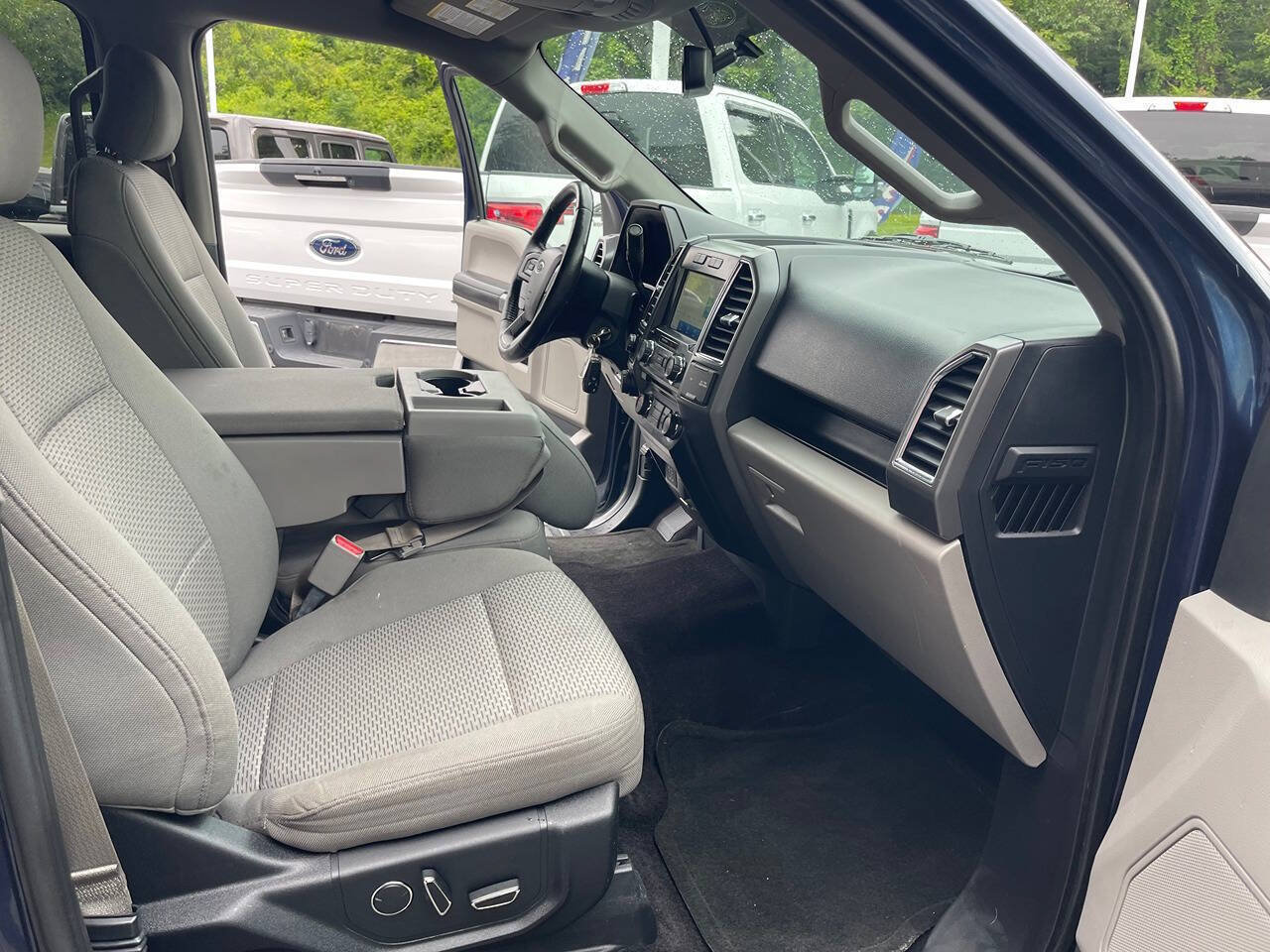 Used 2017 Ford F150 XLT w/ Equipment Group 302A Luxury AWD/4WD image 32