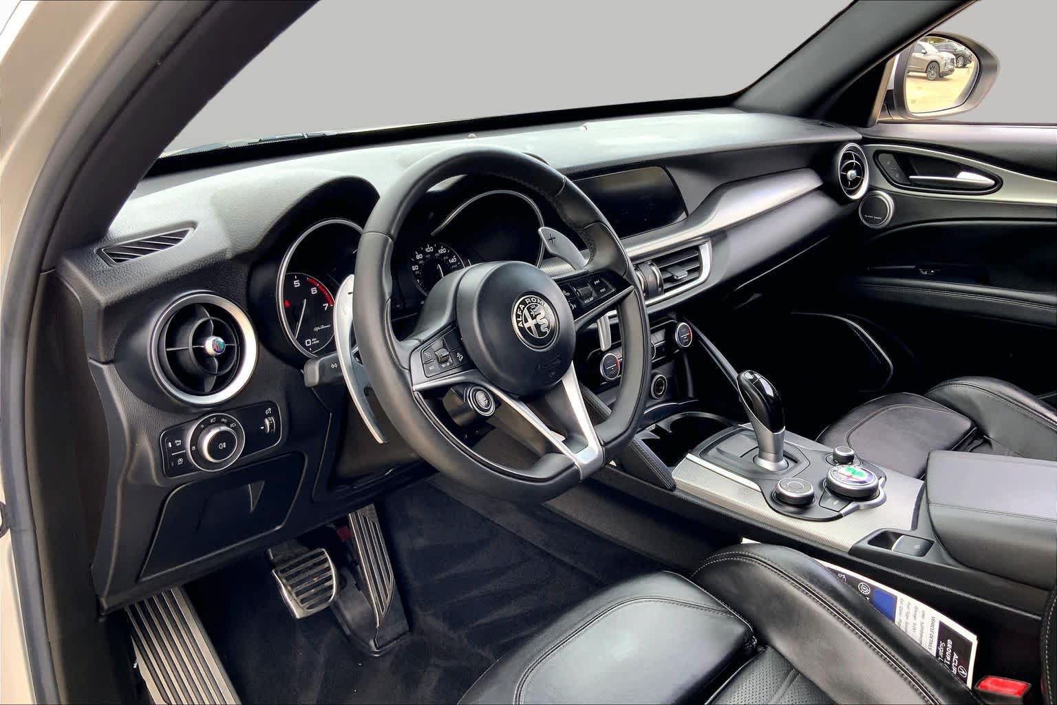 Used 2018 Alfa Romeo Stelvio Ti Sport AWD/4WD image 18