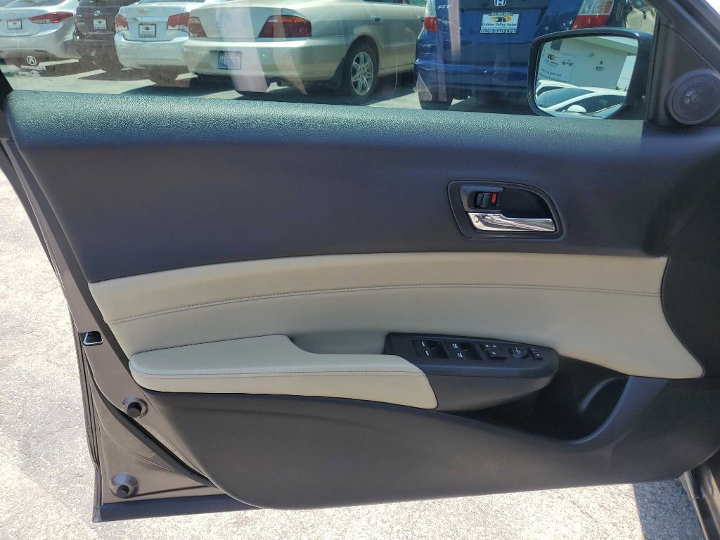 Used 2015 Acura ILX w/ Premium Package FWD image 11