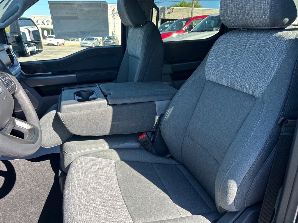 New 2026 Ford F250 4x4 Crew Cab Super Duty image 4