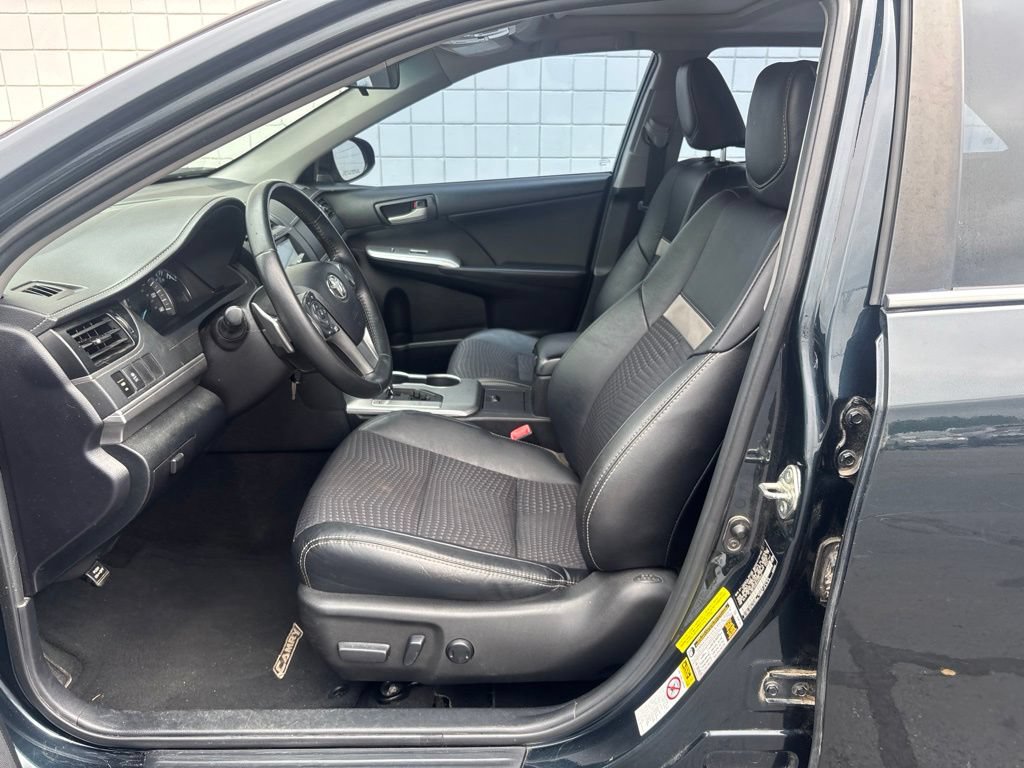 Used 2014 Toyota Camry SE FWD image 3