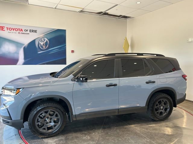 Used 2024 Honda Pilot TrailSport image 4