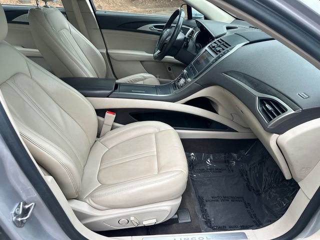 Used 2019 Lincoln MKZ Reserve FWD image 17