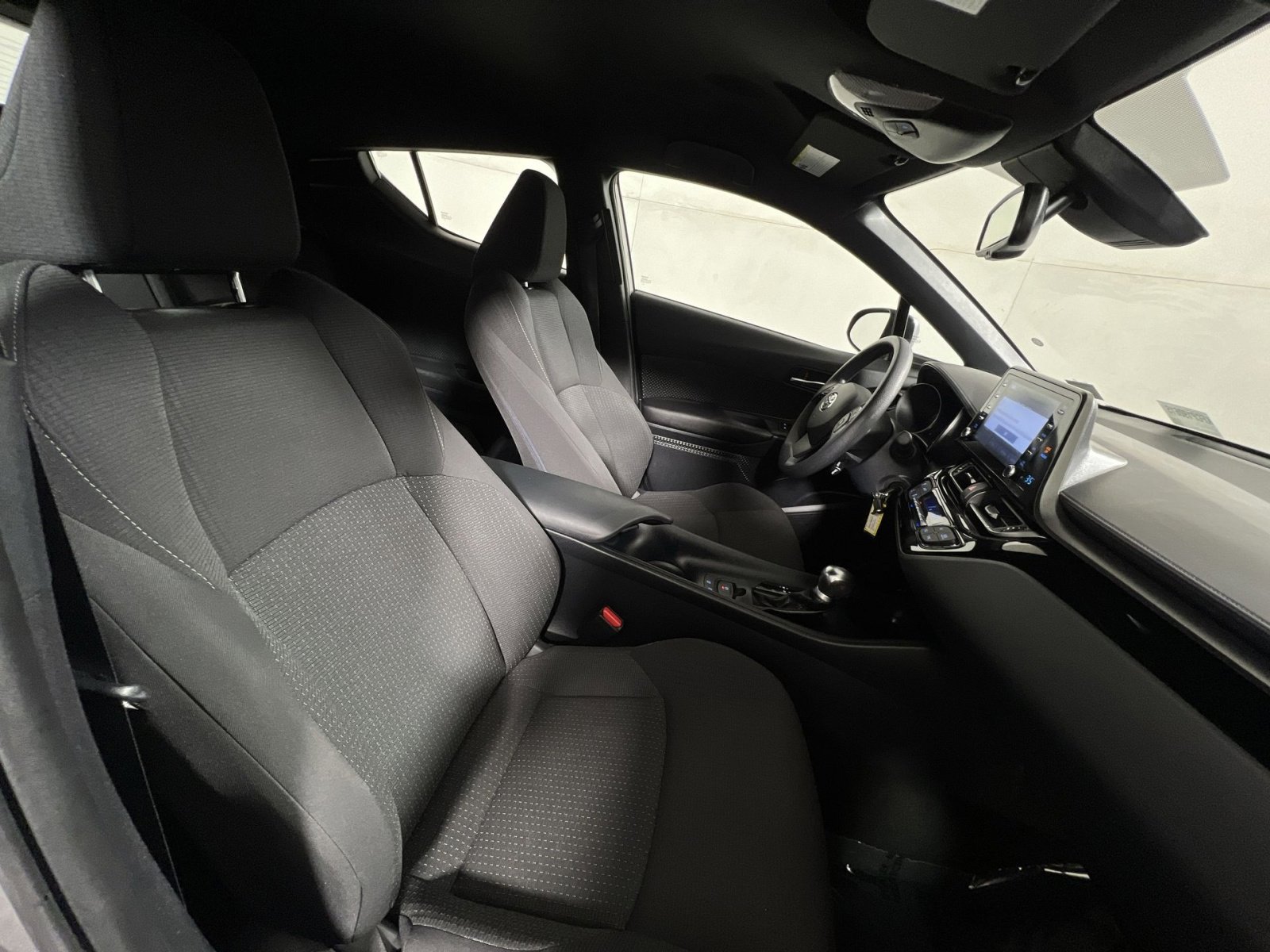 Used 2019 Toyota C-HR LE image 24