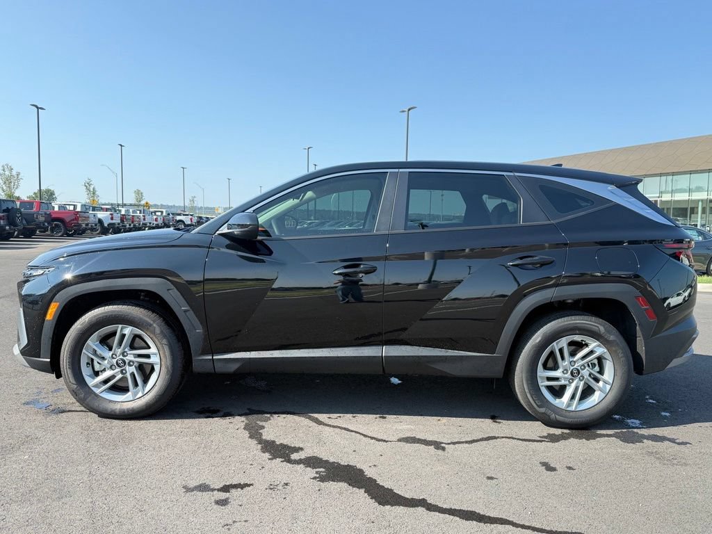 Certified 2025 Hyundai Tucson SE AWD/4WD image 8