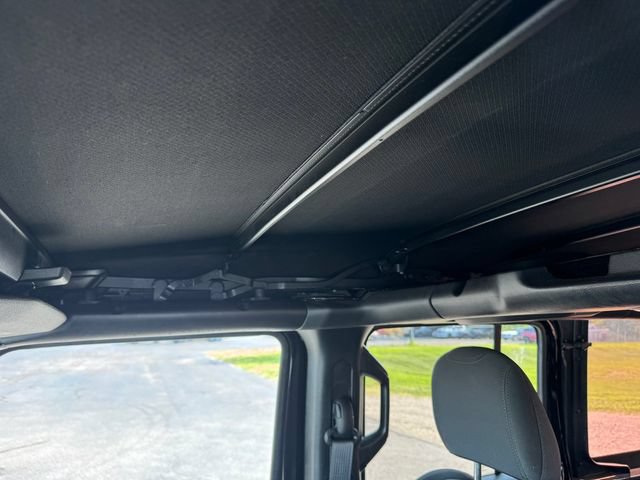 Certified 2023 Jeep Wrangler Unlimited w/ Cold Weather Group AWD/4WD image 39