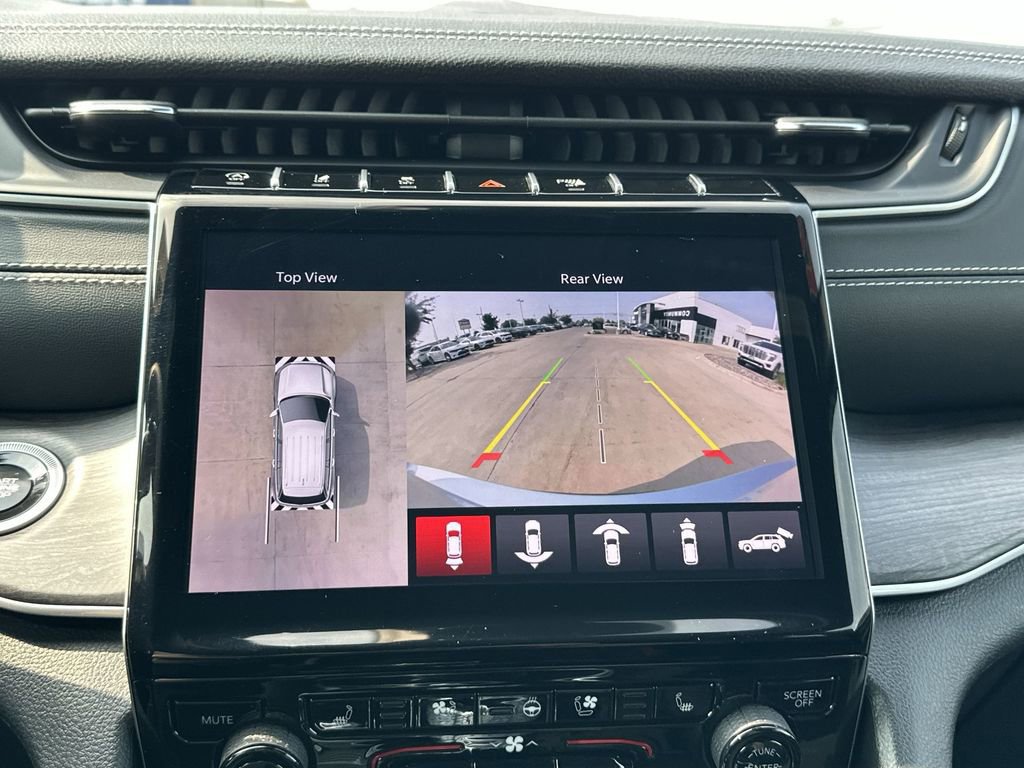 Used 2024 Jeep Grand Cherokee L Limited w/ Luxury Tech Group II image 15