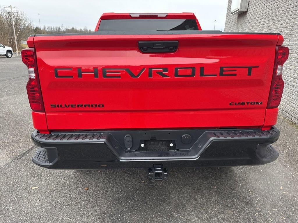 New 2026 Chevrolet Silverado 1500 Custom Trail Boss w/ LPO, Dark Essentials Package AWD/4WD image 6