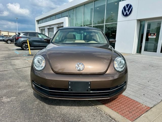 Used 2014 Volkswagen Beetle TDI FWD image 2