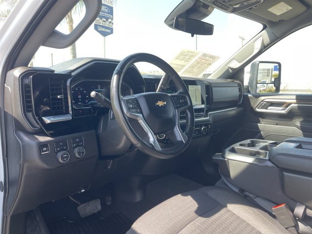 Used 2025 Chevrolet Silverado 2500 LT w/ Convenience Package AWD/4WD image 10