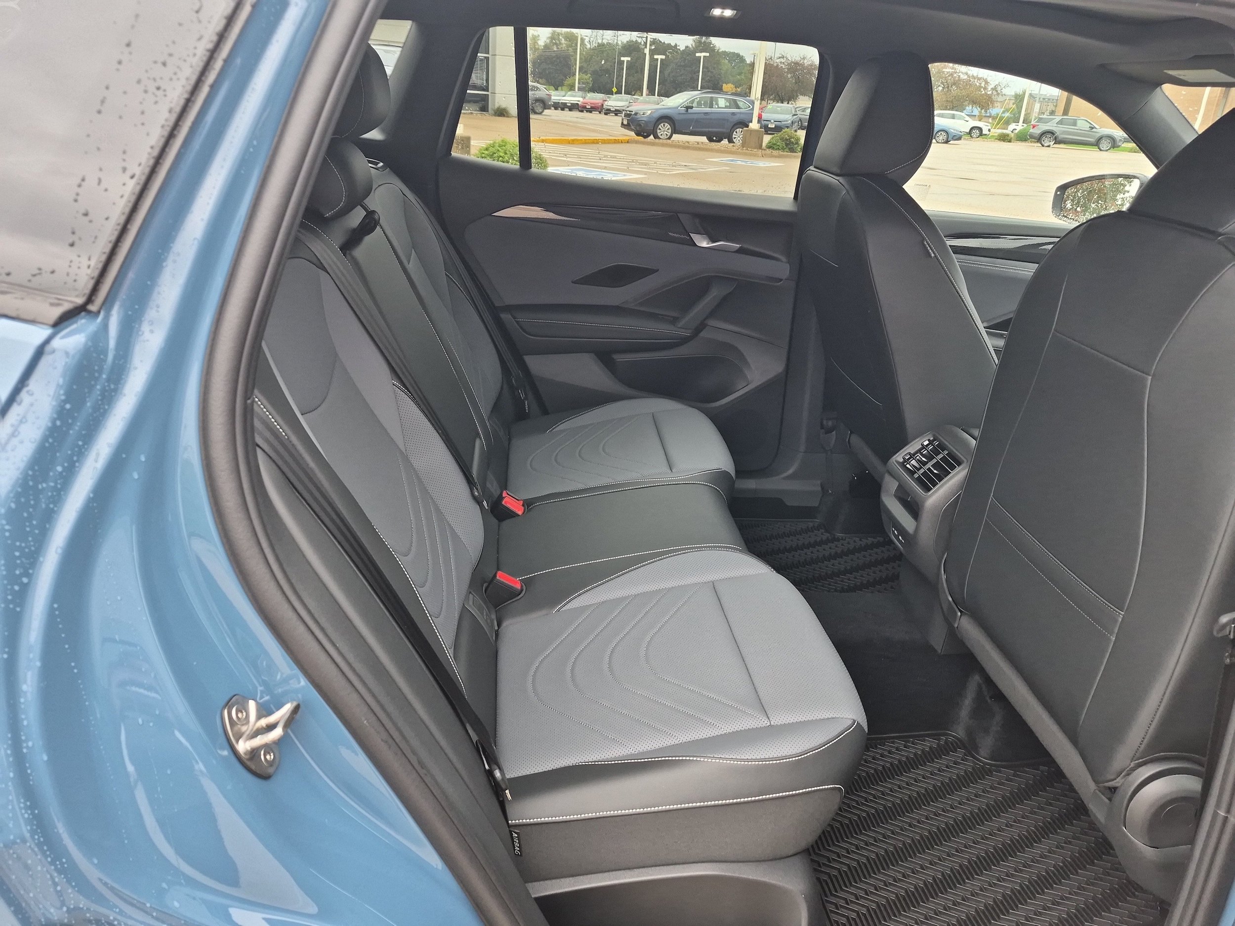 New 2026 Volkswagen Tiguan SE R-Line AWD/4WD image 12