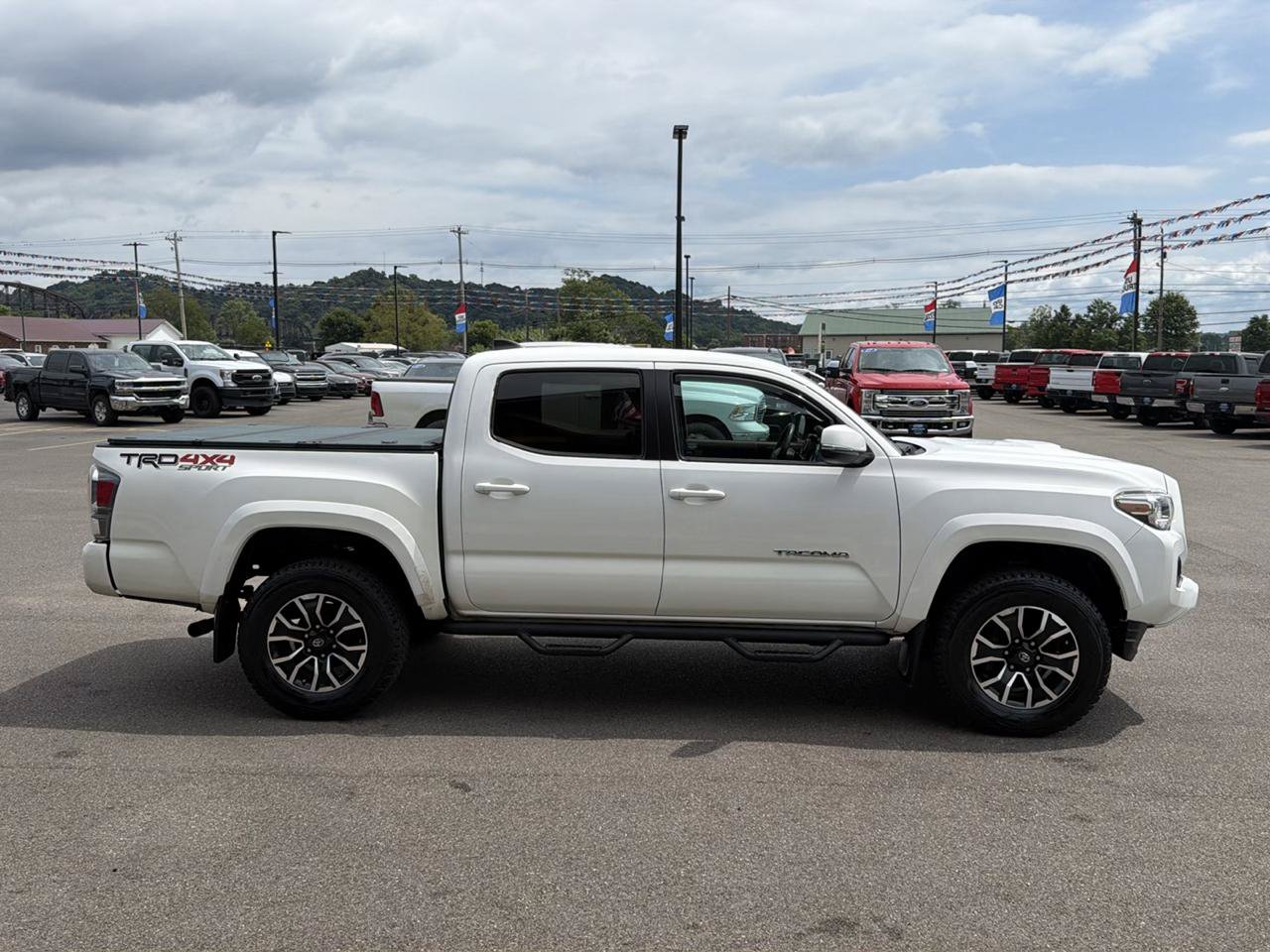 Used 2020 Toyota Tacoma TRD Sport AWD/4WD image 25