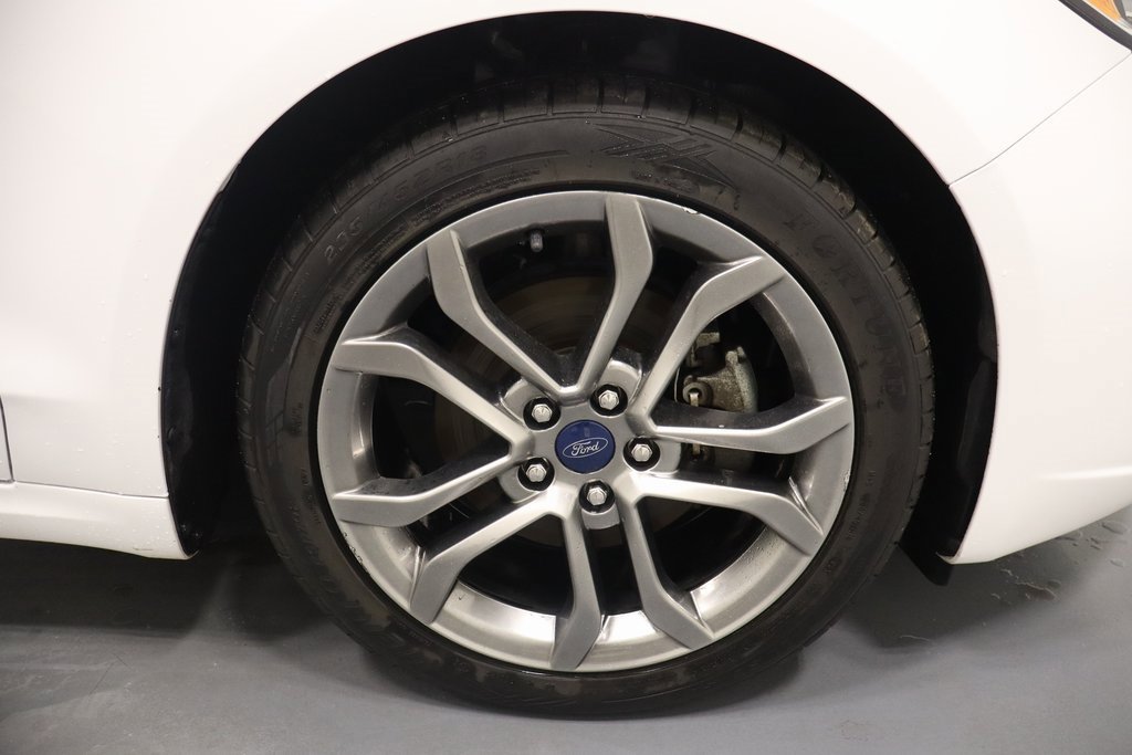 Used 2020 Ford Fusion Titanium image 28
