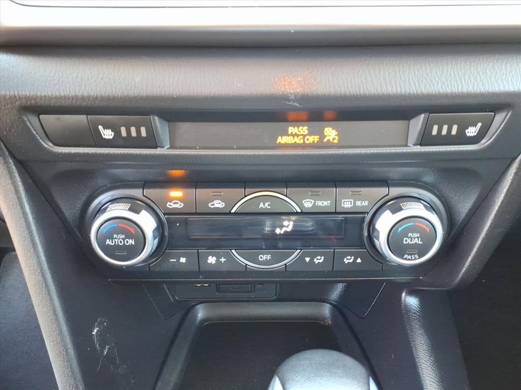 Used 2018 MAZDA MAZDA3 Touring image 7