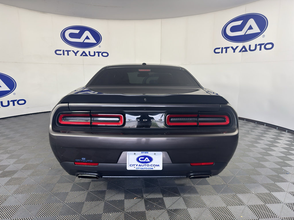 Used 2023 Dodge Challenger SXT RWD image 4