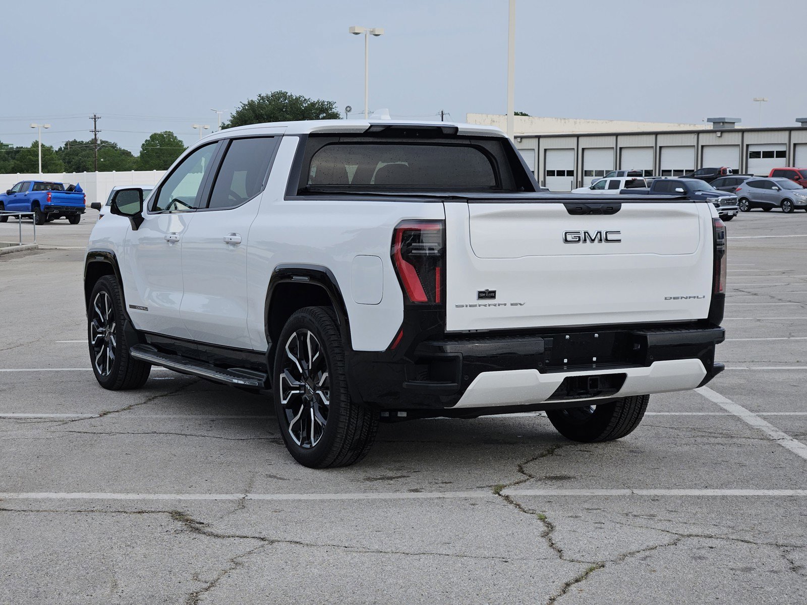 New 2025 GMC Sierra EV Denali AWD/4WD image 4