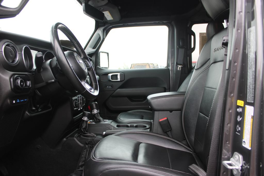 Used 2023 Jeep Wrangler Unlimited Sahara w/ Cold Weather Group AWD/4WD image 22