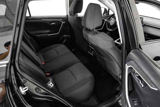 Used 2022 Toyota RAV4 XLE AWD/4WD image 31