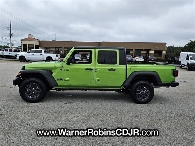 New 2025 Jeep Gladiator Sport image 4