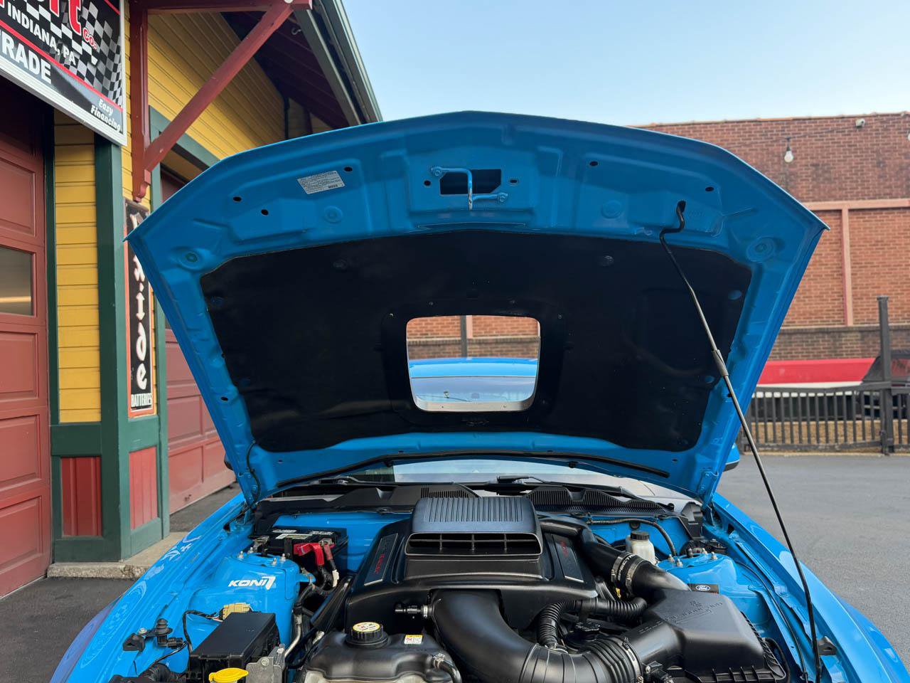 Used 2010 Ford Mustang GT Premium RWD image 28