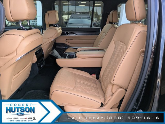 New 2024 Jeep Grand Wagoneer Series III w/ Quick Order Packagew 28T AWD/4WD image 16