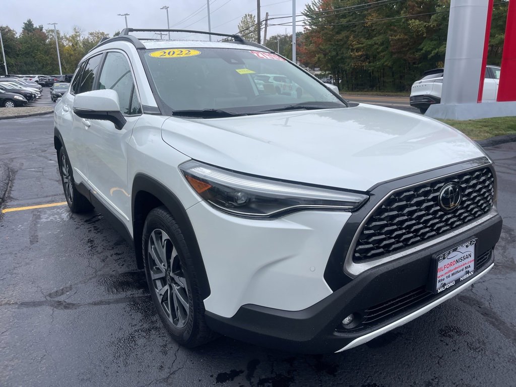 Used 2022 Toyota Corolla Cross XLE w/ Convenience Package image 8