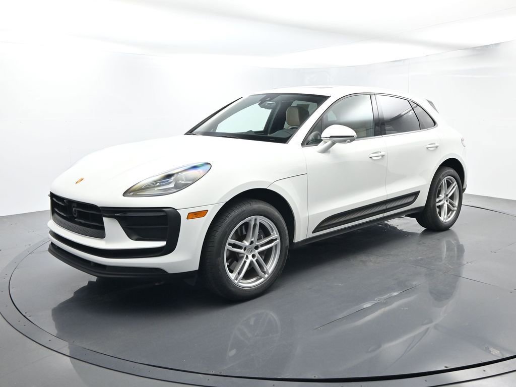 Certified 2023 Porsche Macan AWD/4WD image 1