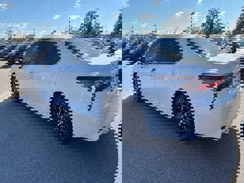 Used 2024 Toyota Camry SE image 2