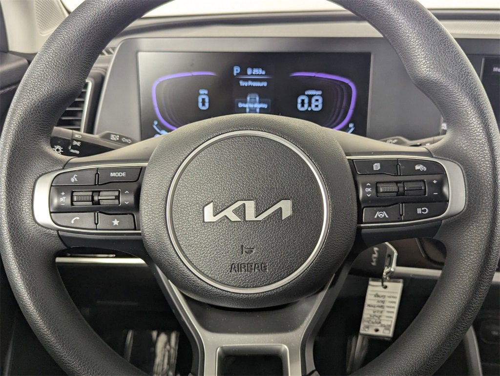Used 2025 Kia Sportage LX image 16