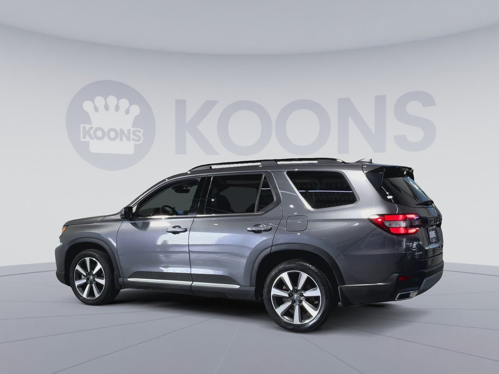 Used 2025 Honda Pilot Touring image 8