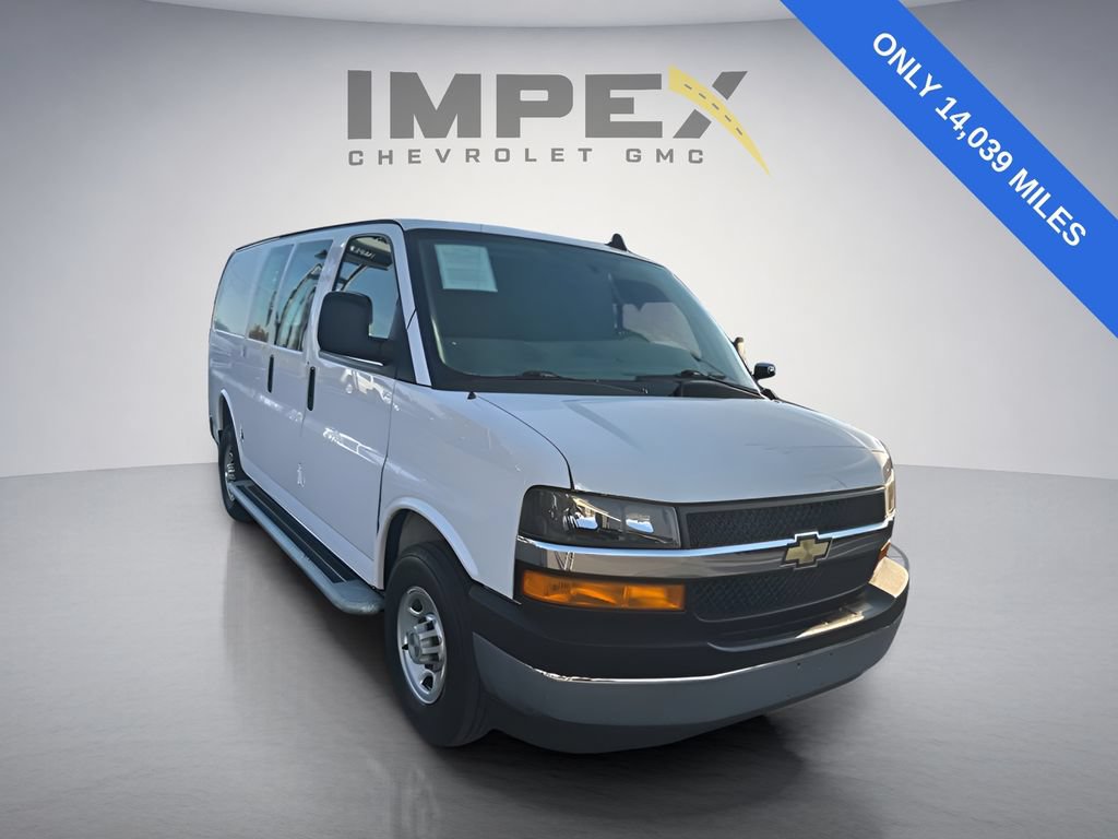 Used 2023 Chevrolet Express 2500 w/ Driver Convenience Package RWD image 7