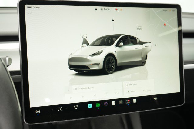 Used 2023 Tesla Model Y AWD image 27