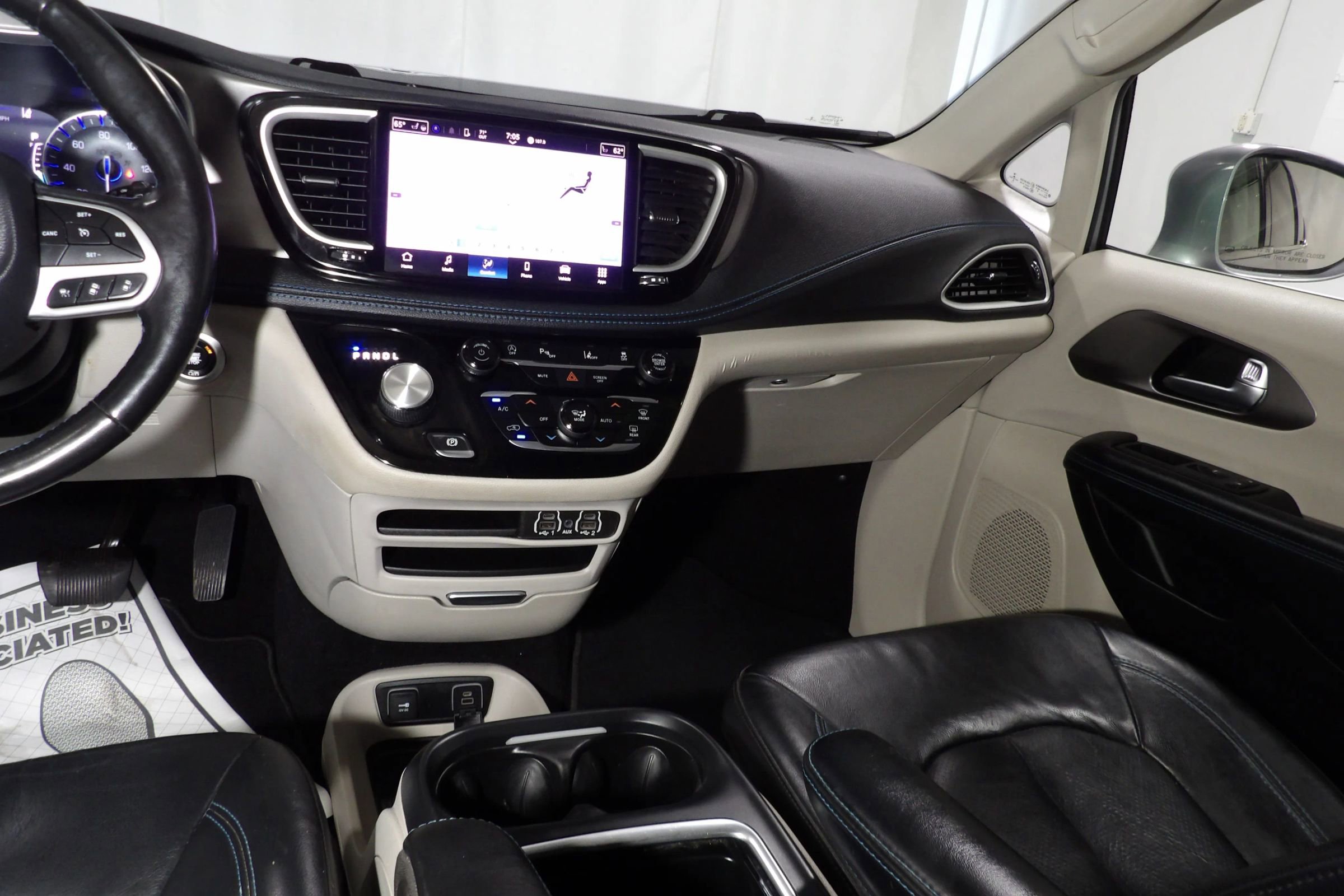 Used 2021 Chrysler Pacifica Touring-L image 20