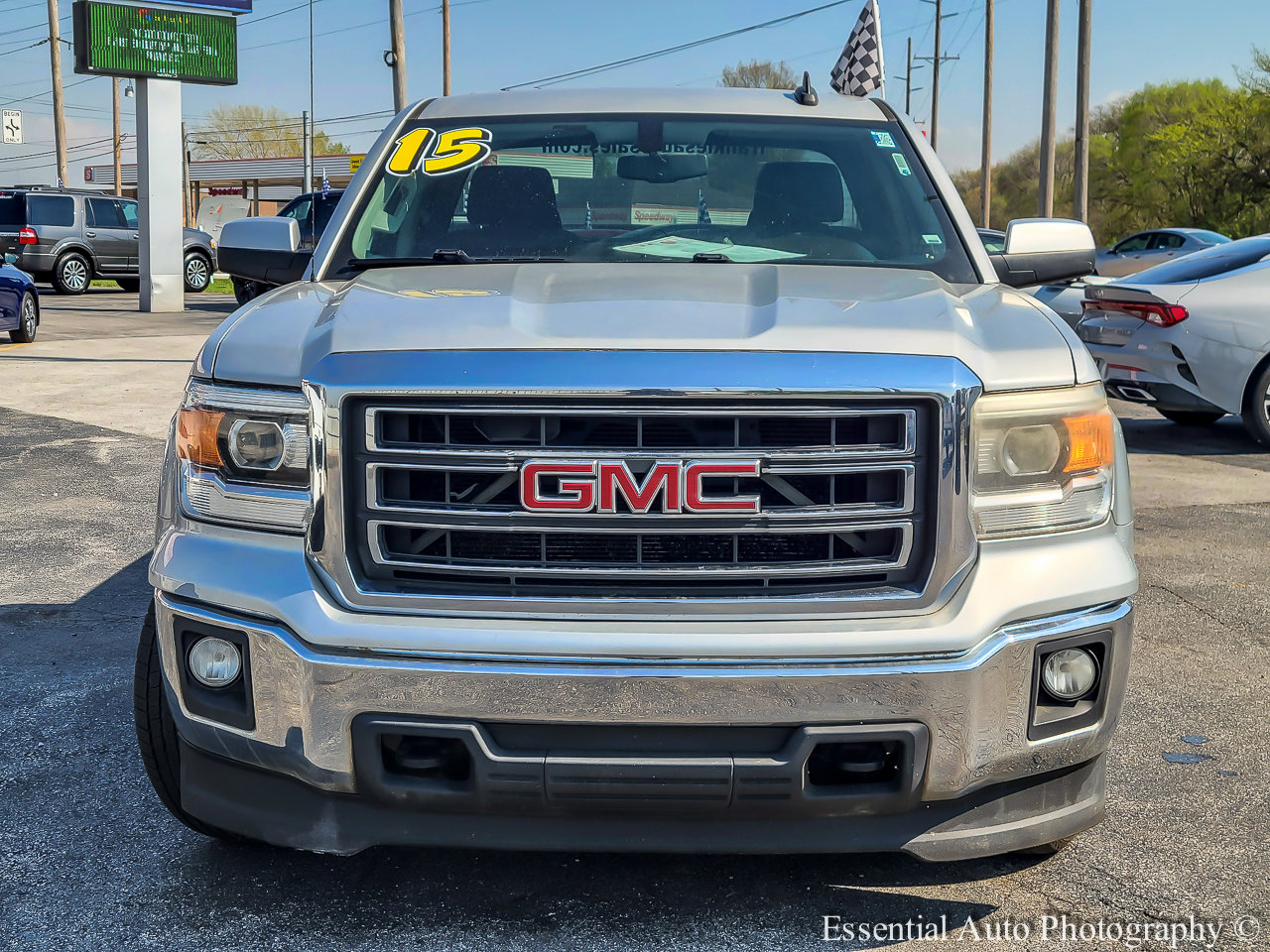 Used 2015 GMC Sierra 1500 SLE w/ SLE Value Package RWD image 3