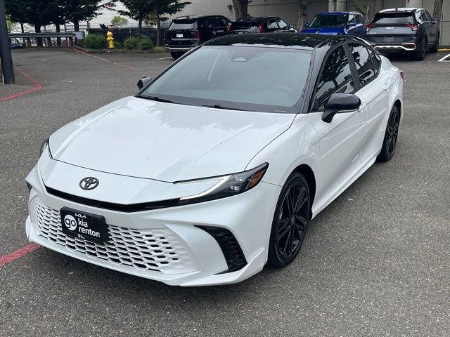 Used 2025 Toyota Camry XSE FWD image 3