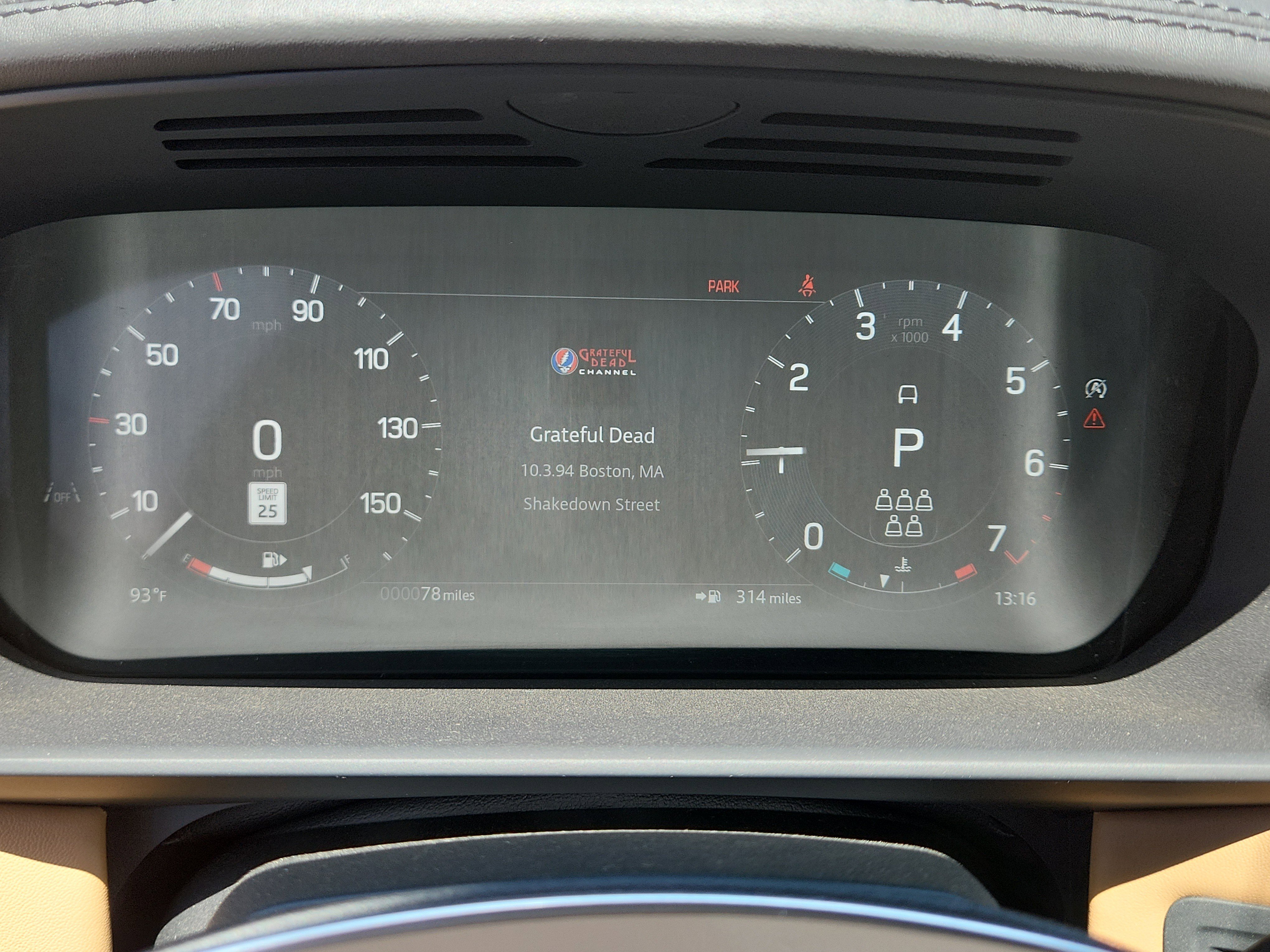 New 2025 Land Rover Discovery Metropolitan Edition image 23