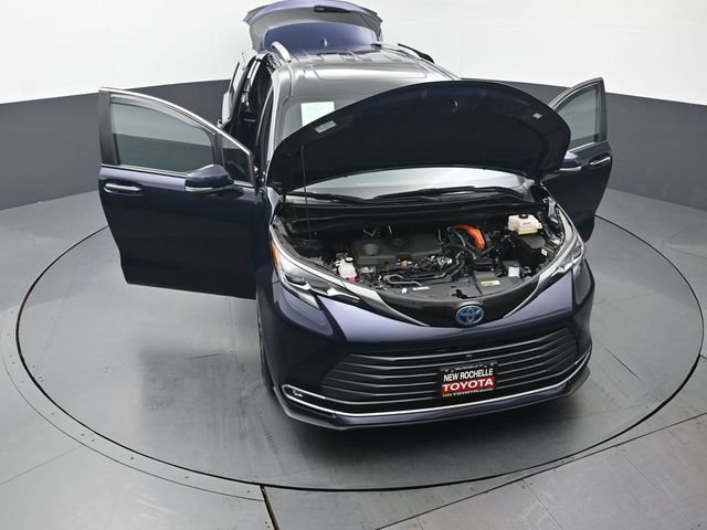 Certified 2025 Toyota Sienna Platinum AWD/4WD image 63