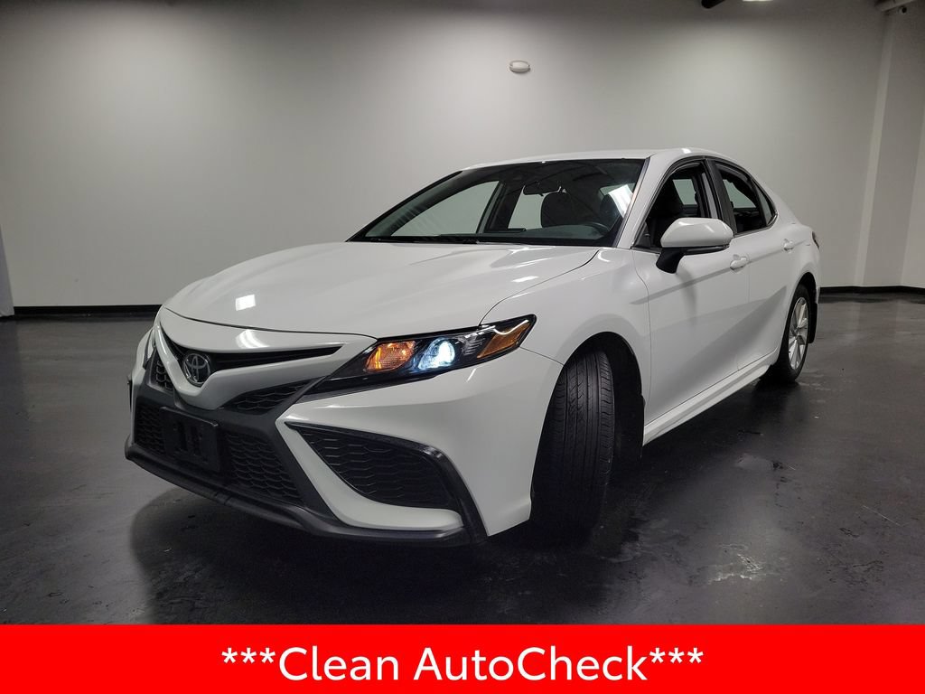 Used 2024 Toyota Camry SE FWD image 4