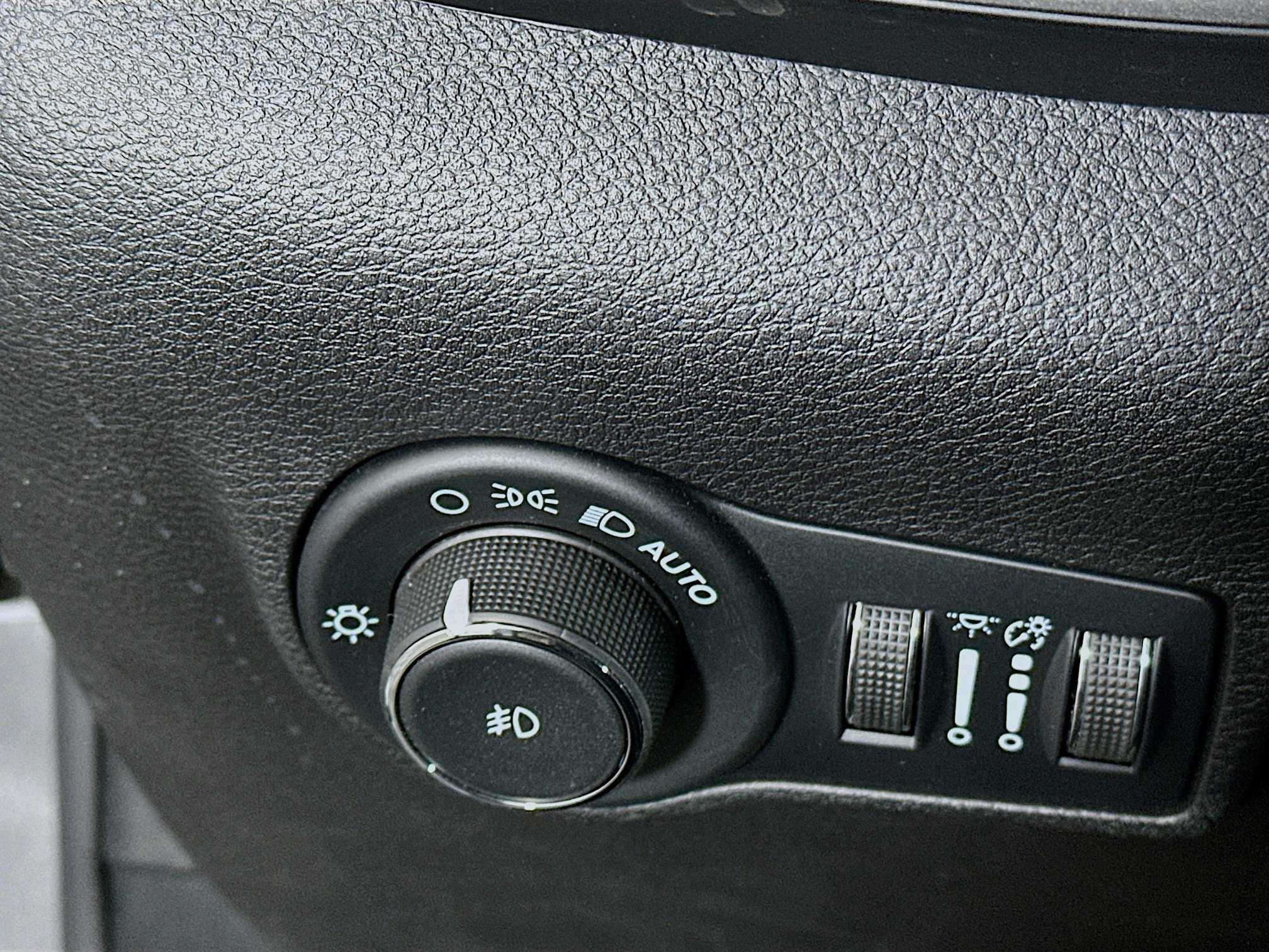 Used 2022 Jeep Compass Latitude w/ Sun and Sound Group image 17