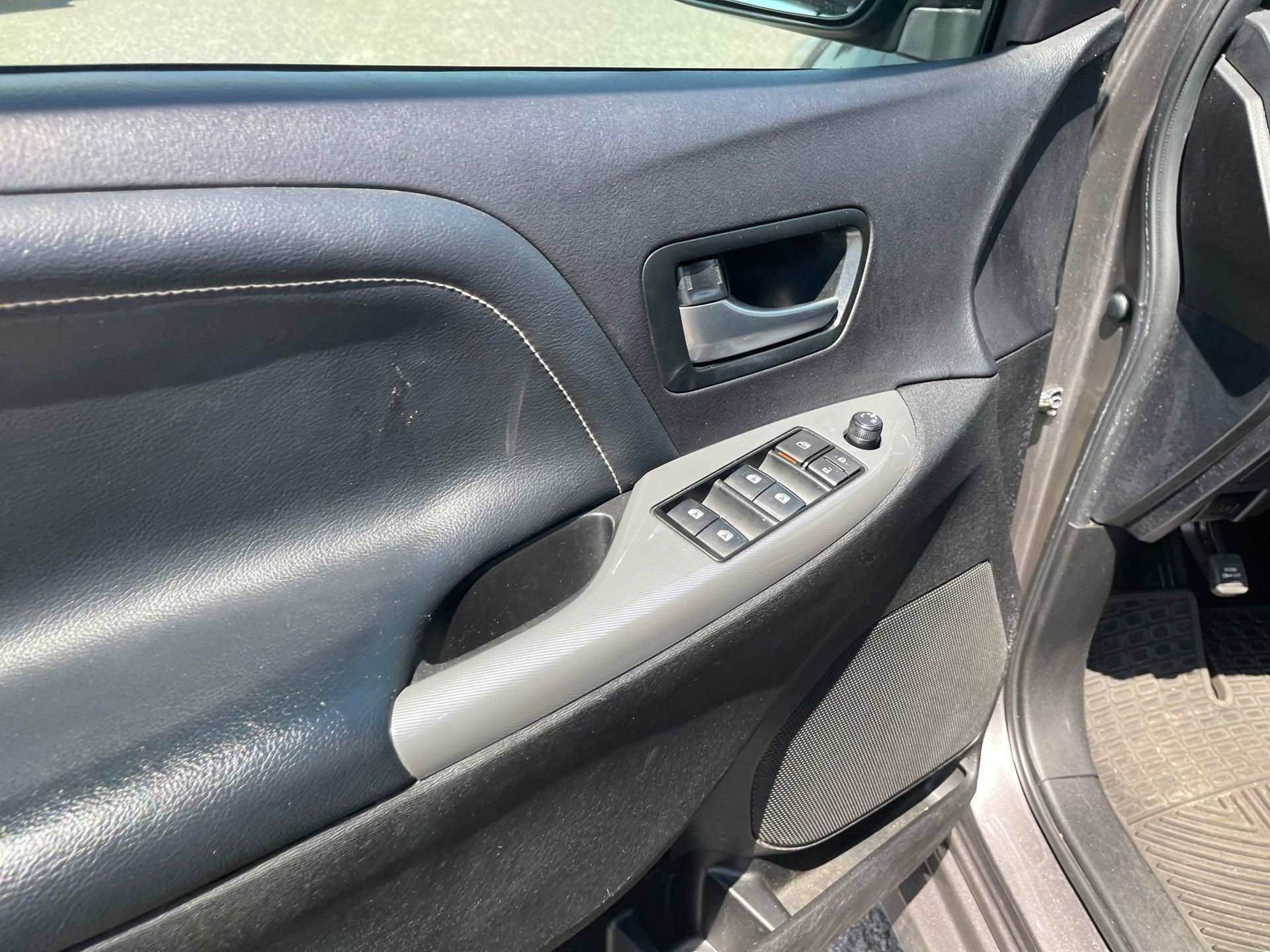 Used 2017 Toyota Sienna SE Premium FWD image 12