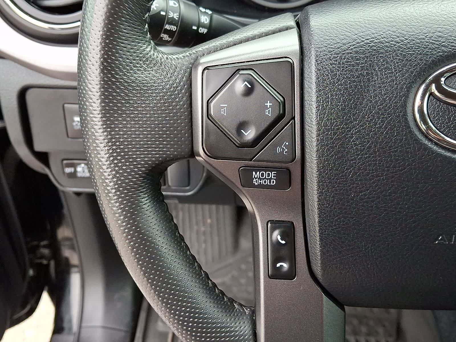 Certified 2023 Toyota Tacoma TRD Off-Road AWD/4WD image 25