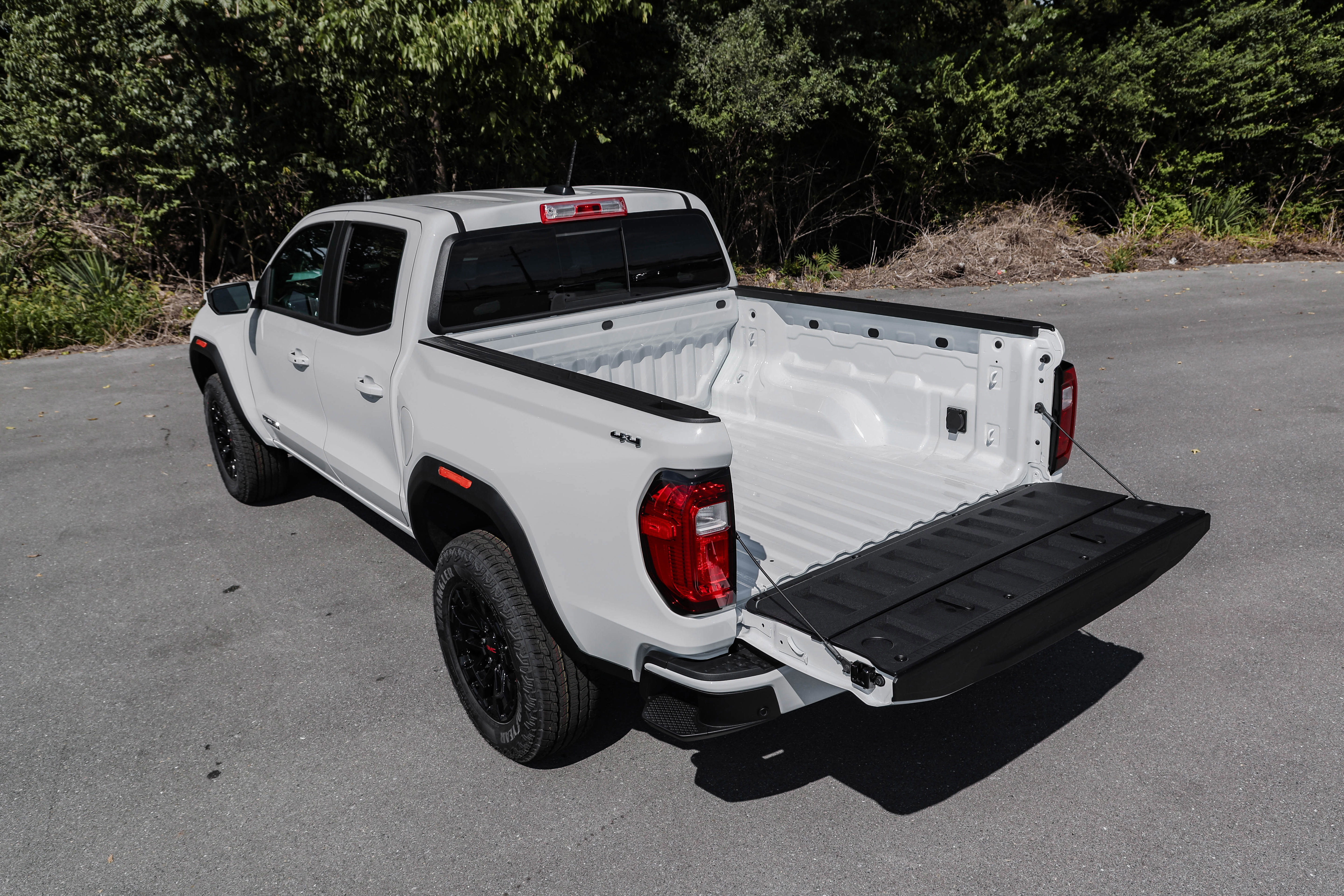 New 2026 GMC Canyon Elevation w/ Convenience Package image 6