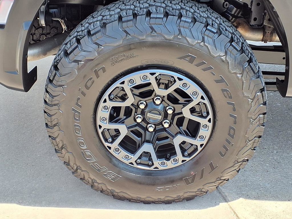 Used 2025 Ford F150 Raptor w/ Equipment Group 803A Raptor R image 9