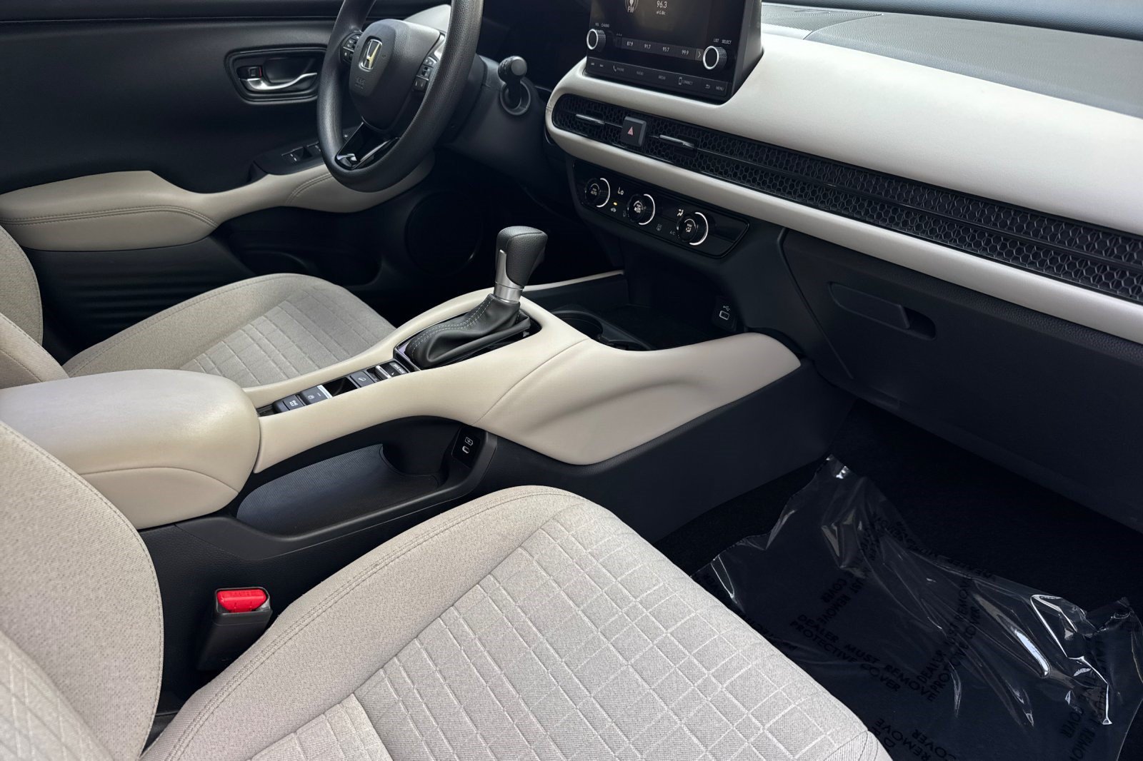 Certified 2025 Honda HR-V LX image 33